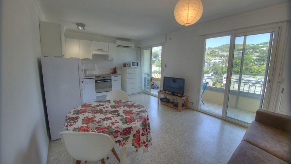 Studio 3 étoiles Vue mer 150m Plages Parking Clim WIFI Cannes Extérieur photo