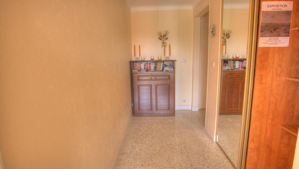 Studio 3 étoiles Vue mer 150m Plages Parking Clim WIFI Cannes Chambre photo