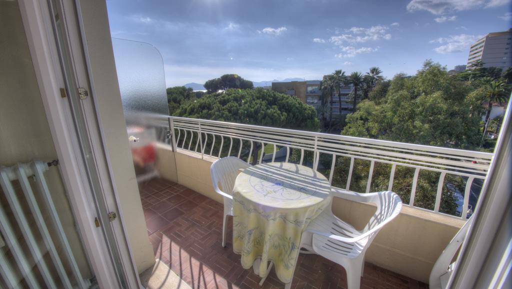 Studio 3 étoiles Vue mer 150m Plages Parking Clim WIFI Cannes Chambre photo